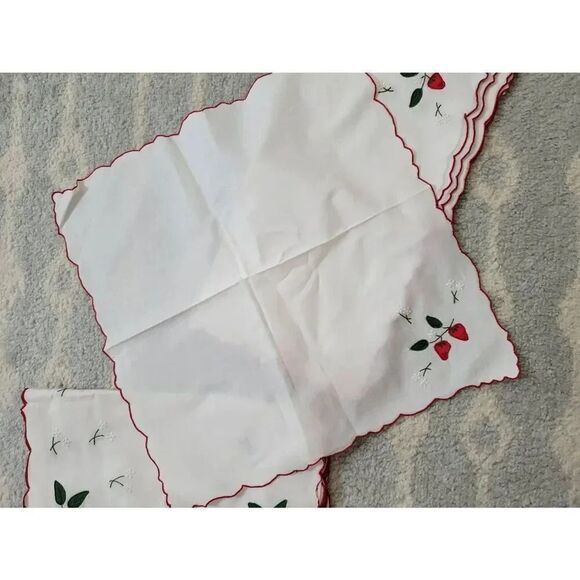 Vtg NEW "Strawberry" Embroidered Madeira Linen Set, 1 Table Runner, 8x Napkins a - Picture 6 of 12